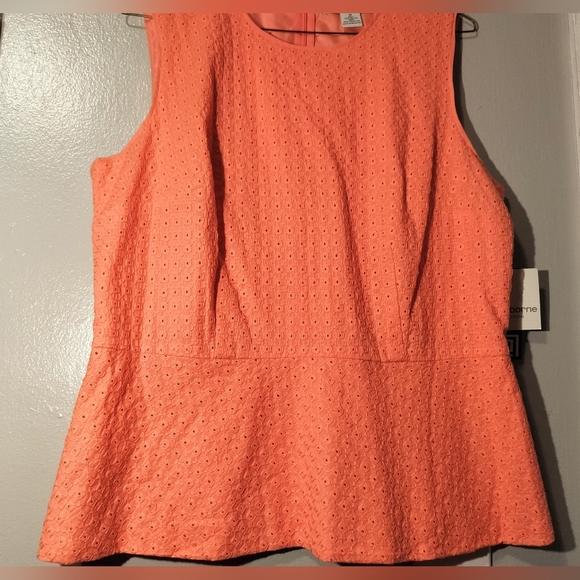 Liz Claiborne Tops - Liz Claiborne Coral Sleeveless Blouse